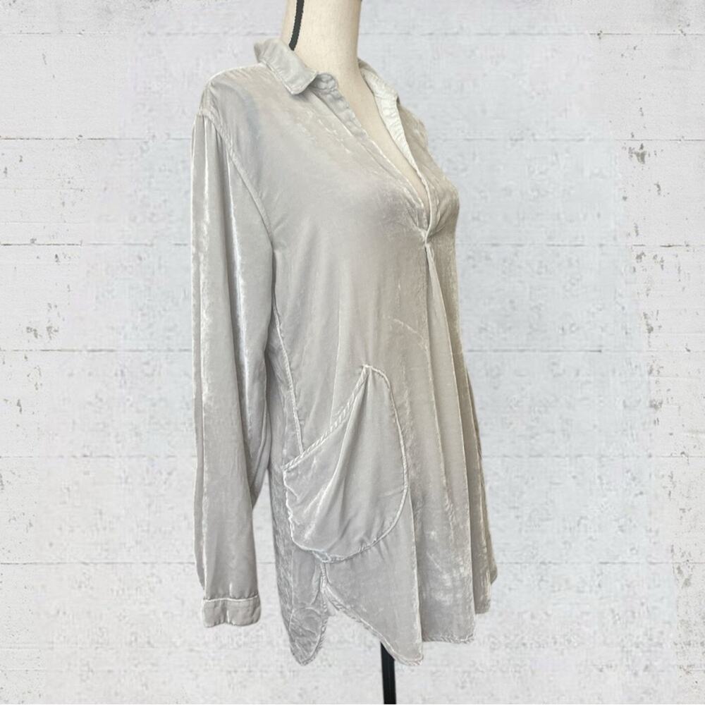 CP Shades Teton Grey Silk Blend Velvet V-Neck Popover Tunic Top Quiet Luxury - Picture 4 of 9